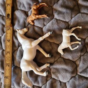 3 Toy horses